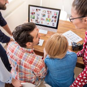 Using Item Frames and Maps