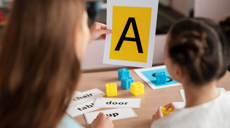 what is montessori education